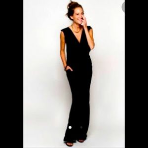 OLIVER GRACE jumpsuit, sleeveless, with V-neck front and back, Black Size M